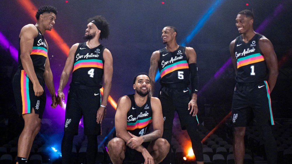 赛前发高烧，普利希奇比赛当天和球队会合并替补双响导演逆转（赛前高烧仍出战，普利希奇赛日与队会合替补梅开二度助逆转）