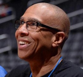 彻底放弃？阿贾克斯客战卡拉巴克首发：多名小将轮换登场（要放弃了？阿贾克斯客场对阵卡拉巴克首发：多名小将轮换亮相）