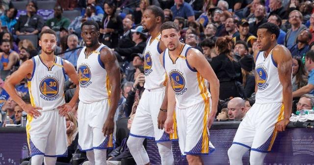 邮报：曼联询问多纳鲁马转会可能性，转会费与工资都超出预算（邮报：曼联探讨引进多纳鲁马，但转会费与薪资要求均超预算）