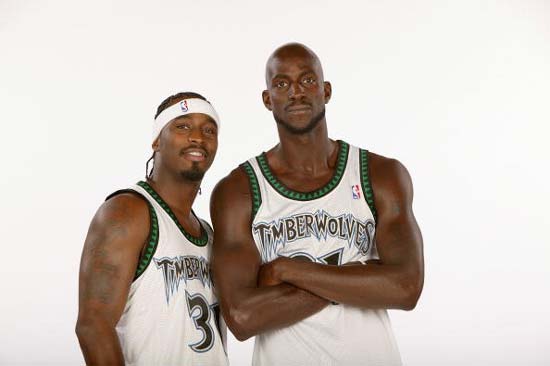 巴媒：米兰已表达对乌戈-索萨的兴趣，科林蒂安正在等待报价（巴媒：AC米兰有意乌戈-索萨，科林蒂安静候报价）