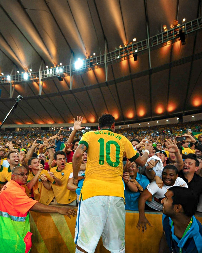 足球中超球队发布新赛季目标：冲击前四（中超球队公布新赛季目标：力争跻身前四）