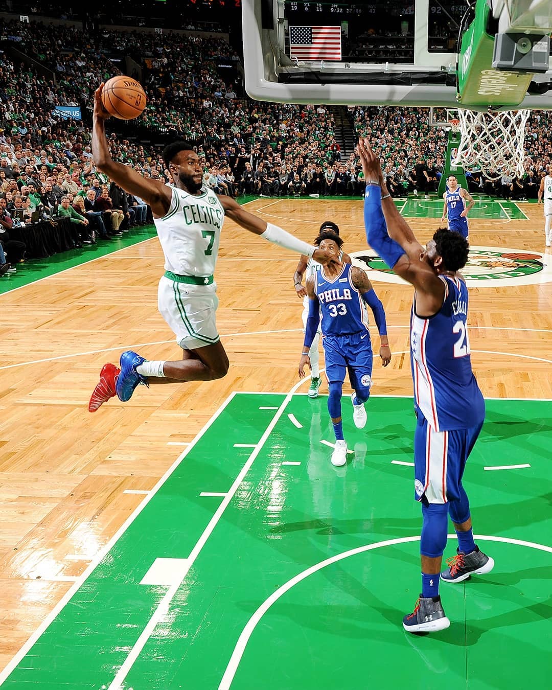 迈阿密国际夺得美职联总冠军！梅西助攻双响+夺个人第47冠（迈阿密国际加冕美职联冠军！梅西两助攻收获生涯第47冠）