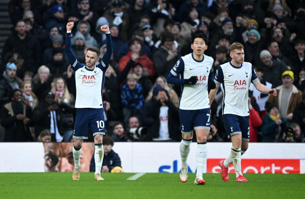 科莫vs萨索洛：尼科-帕斯、阿尔韦托-莫雷诺首发，马蒂奇、贝拉尔迪出战（科莫对阵萨索洛：尼科-帕斯与阿尔韦托-莫雷诺先发，马蒂奇、贝拉尔迪出战）