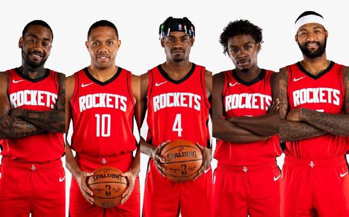 戈洛夫金荣膺拳击名人堂，传奇生涯圆梦成真 两大热门拳手遗憾落选引热议（戈洛夫金跻身拳击名人堂圆梦，两大热门落选掀起热议）