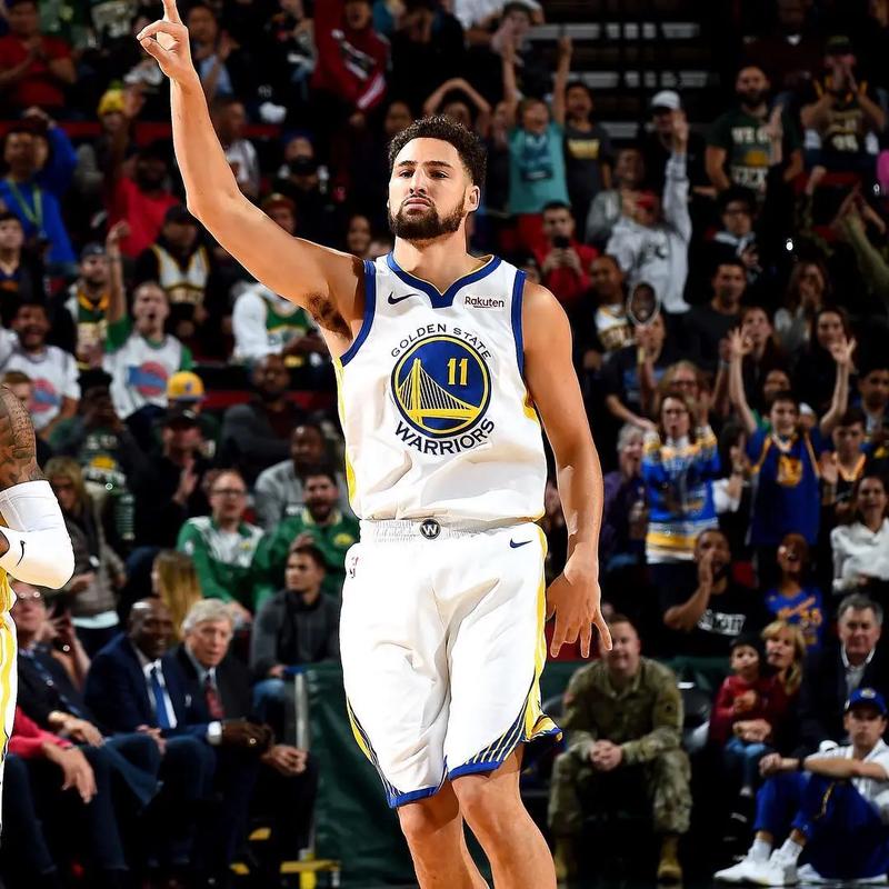 一场比赛踢两个位置？马丁心说：“小意思～”（一战两岗？马丁笑言：小菜一碟）