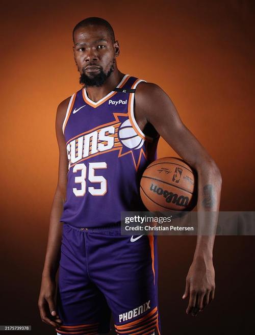 王博：单节时长缩短肯定对应调整，很期待总冠军戒指颁发仪式（王博：单节时间缩短需相应调整，期待冠军戒指颁发仪式）