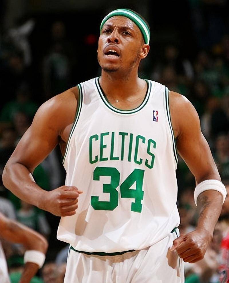 四次神扑助毕包0-0战平巴黎，乌奈-西蒙当选全场最佳球员（四度神扑护航毕包0-0巴黎，乌奈-西蒙荣膺全场最佳）